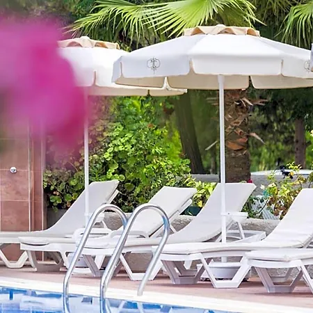 Otto Palace Boutique Hotell 3*