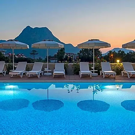 Otto Palace Boutique Hotell 3*