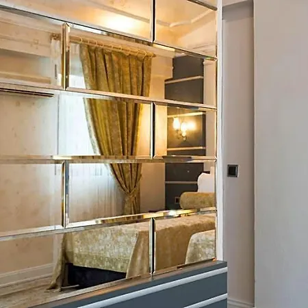 Otto Palace Boutique Hotell 3*